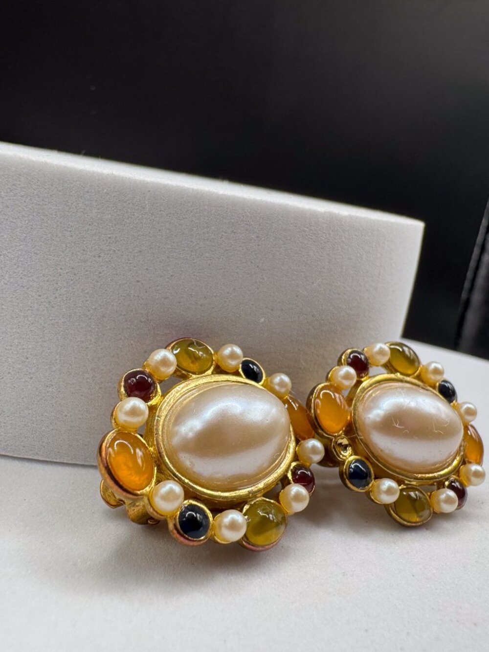 Vintage Anne Klein Byzantine Mogul Gripoix Pearl Clip On Earrings Signed